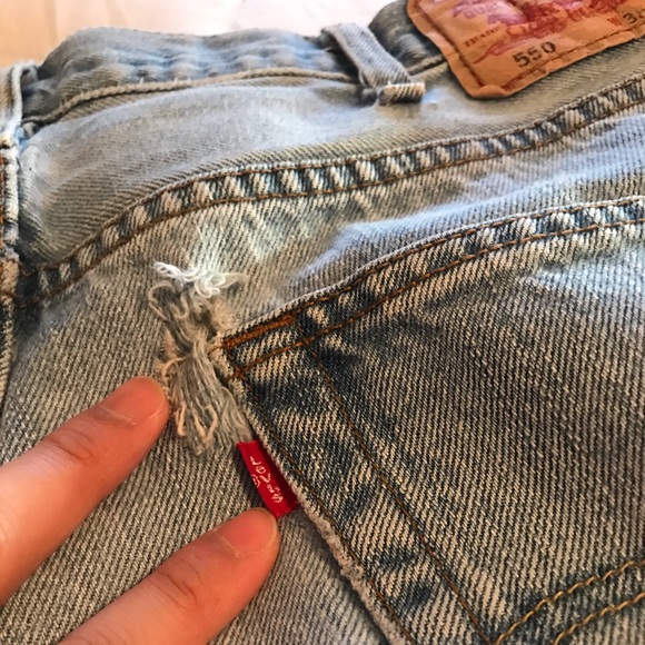 Y2K Light-Wash Relaxed Fit Levi Mom Jeans - Picture 6 of 8